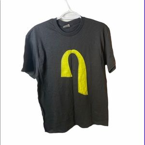 NWOT Ava max T-shirt